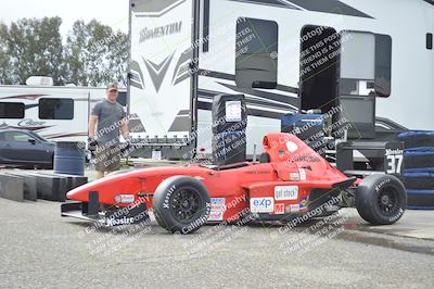 media/Jan-15-2023-CalClub SCCA (Sun) [[40bbac7715]]/Around the Pits/